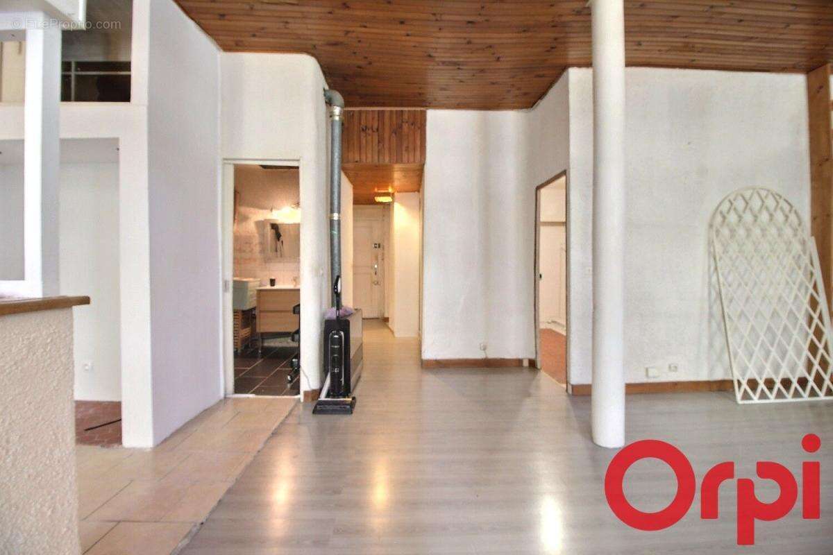 Appartement à MARSEILLE-7E