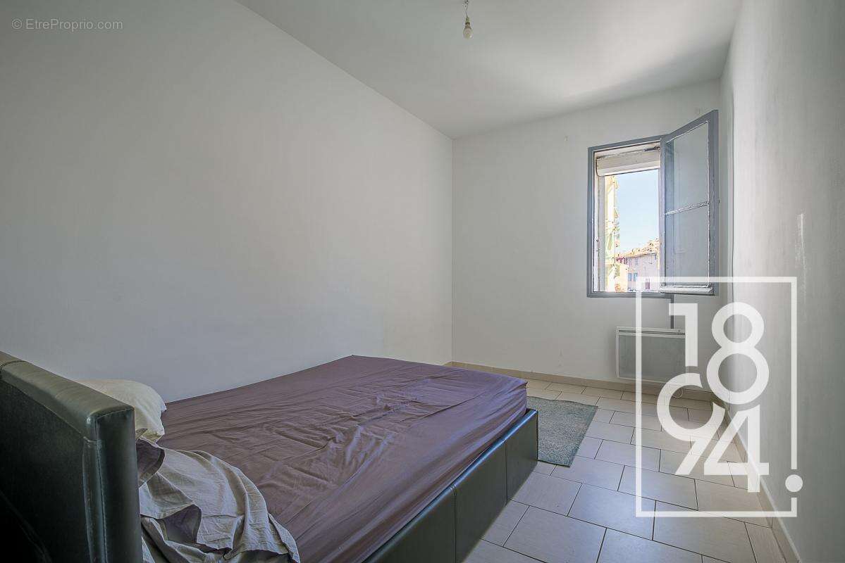 Appartement à MARSEILLE-5E