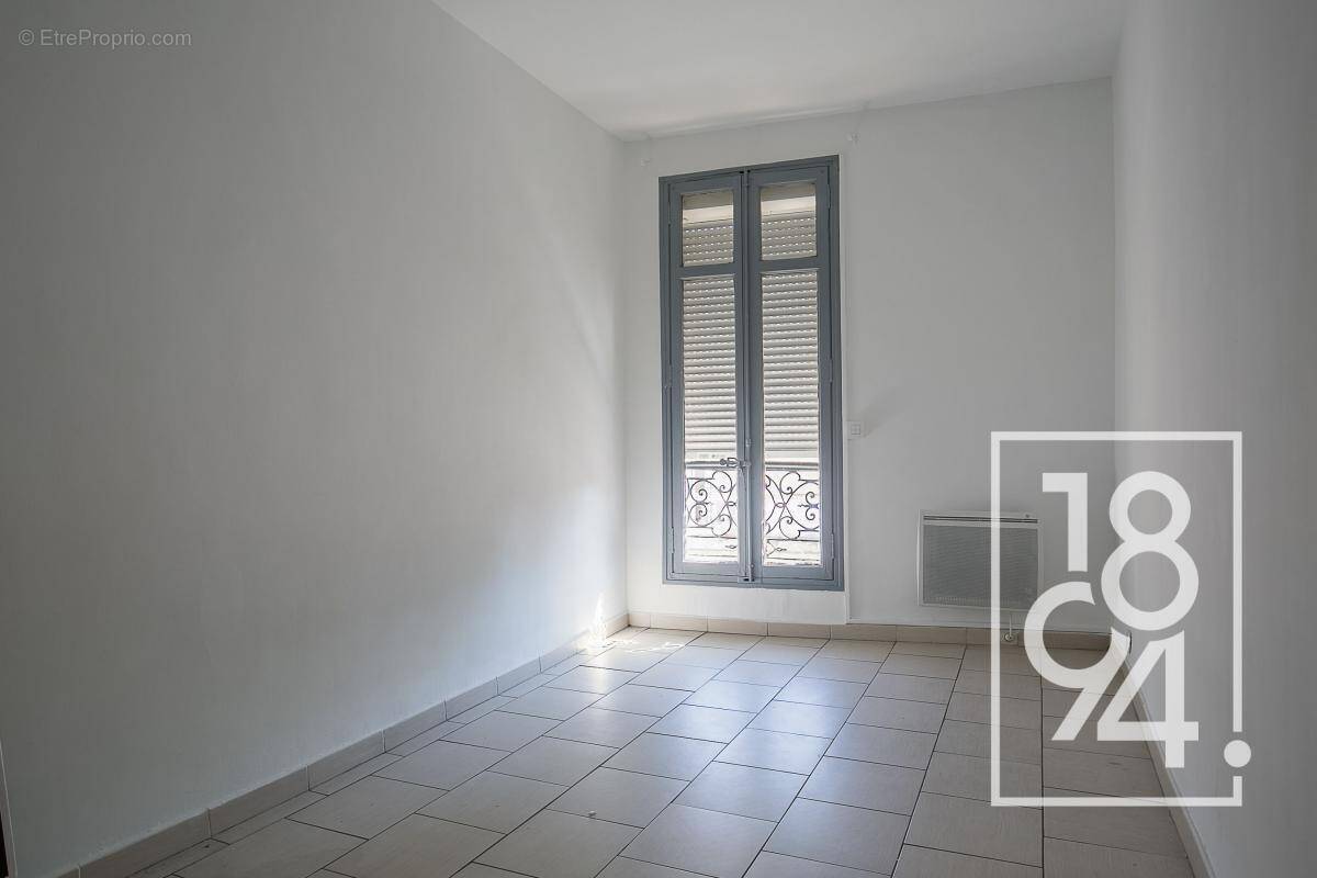 Appartement à MARSEILLE-5E