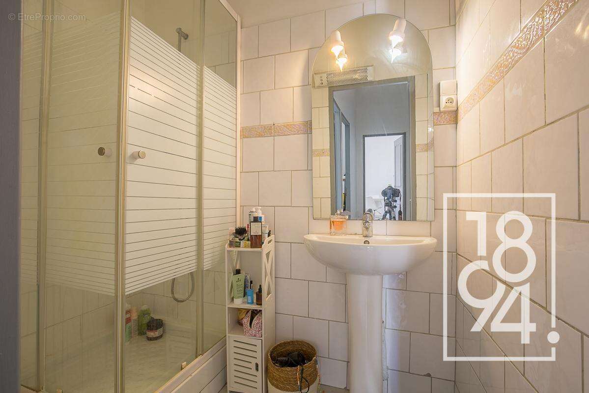 Appartement à MARSEILLE-5E