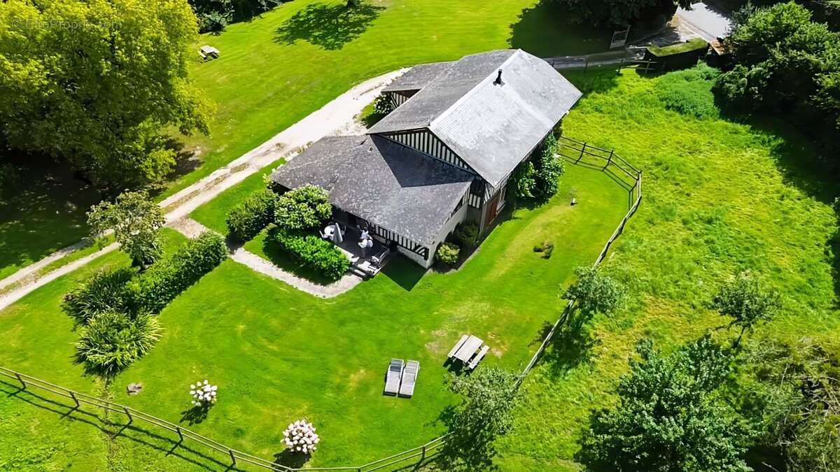 Maison à PONT-L&#039;EVEQUE