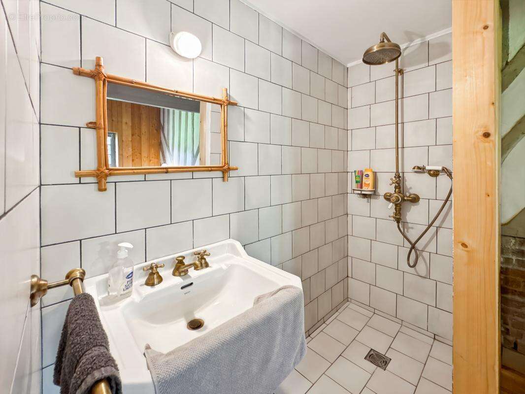 Maison à PONT-L&#039;EVEQUE