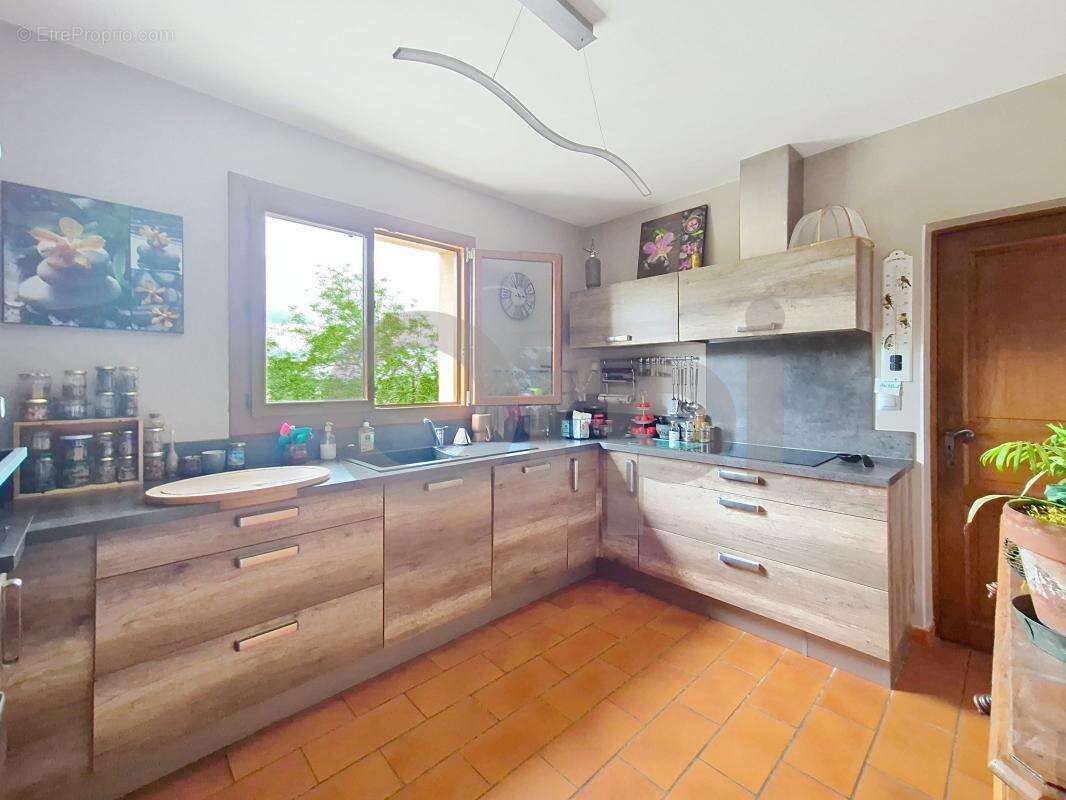 Maison à BEAUREGARD-DE-TERRASSON