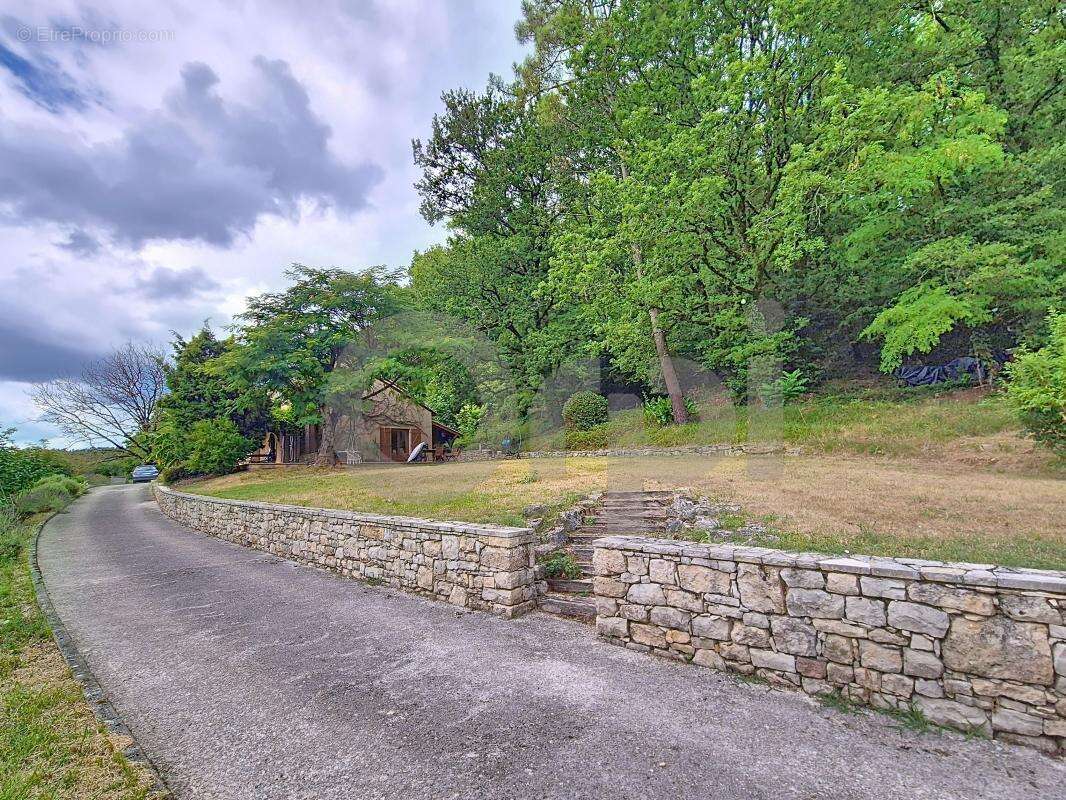 Maison à BEAUREGARD-DE-TERRASSON