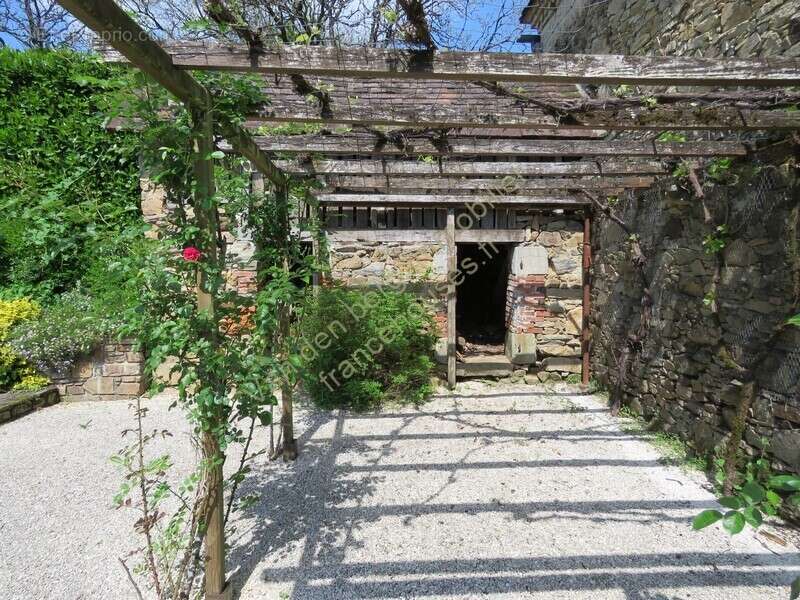 Maison à ROSIERS-DE-JUILLAC