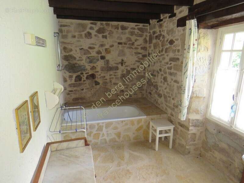 Maison à ROSIERS-DE-JUILLAC