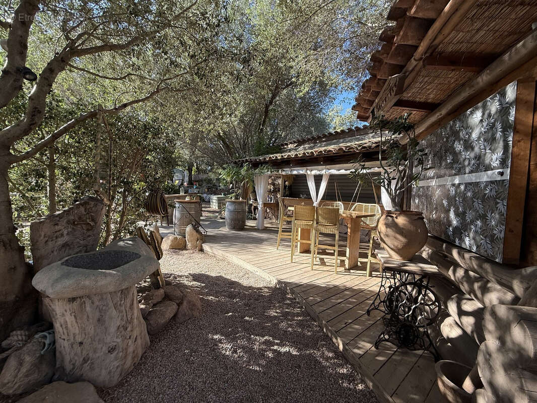 Commerce à PORTO-VECCHIO