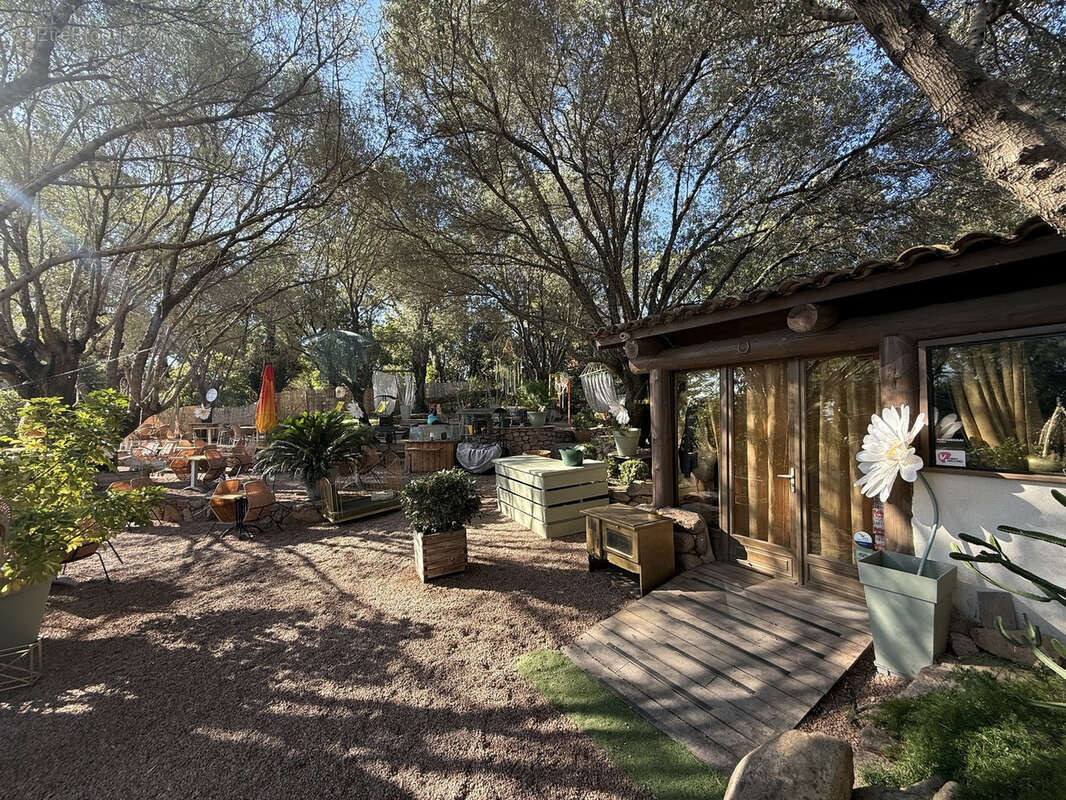 Commerce à PORTO-VECCHIO