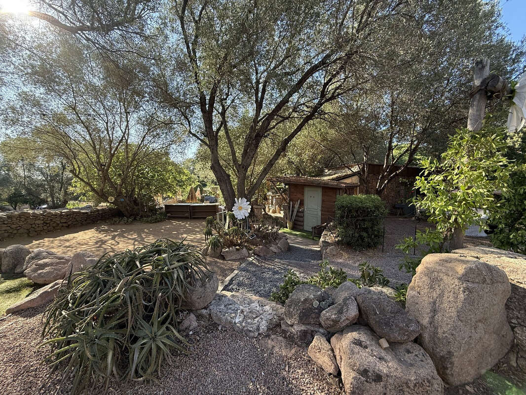 Commerce à PORTO-VECCHIO