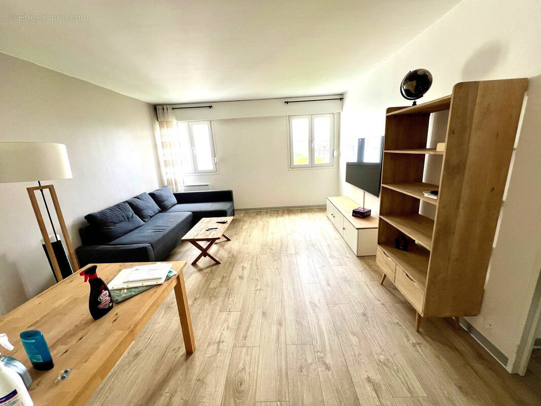 Appartement à CHARENTON-LE-PONT
