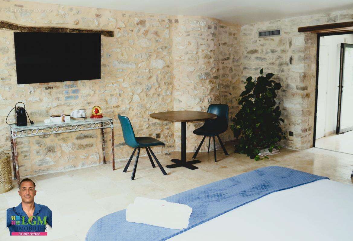 Maison à VEZENOBRES