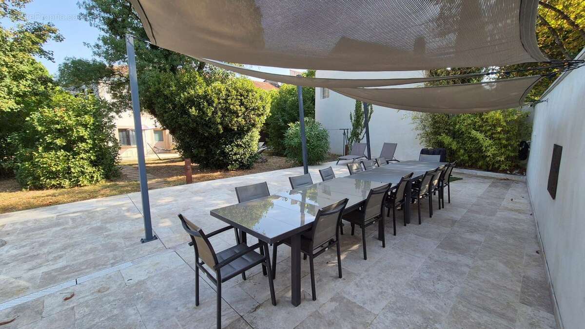 Maison à VEZENOBRES