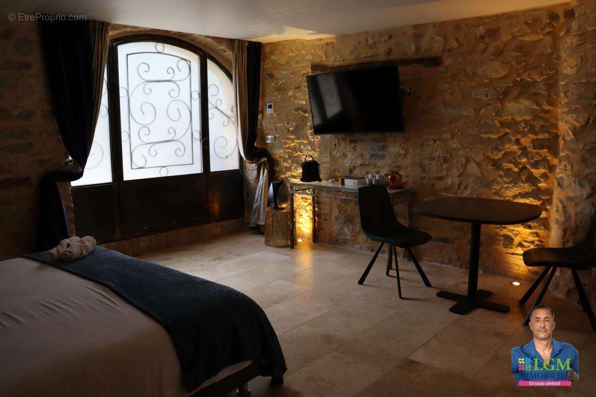 Maison à VEZENOBRES