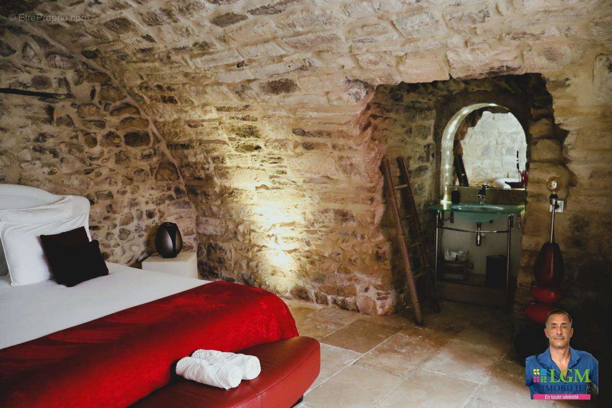 Maison à VEZENOBRES