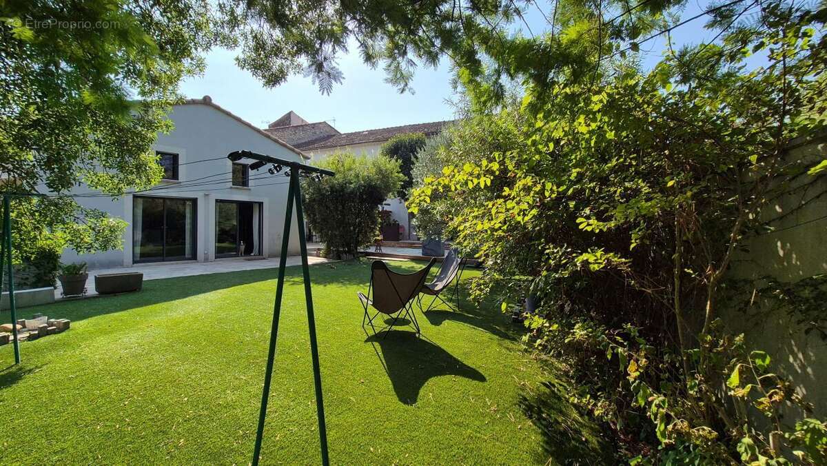 Maison à VEZENOBRES