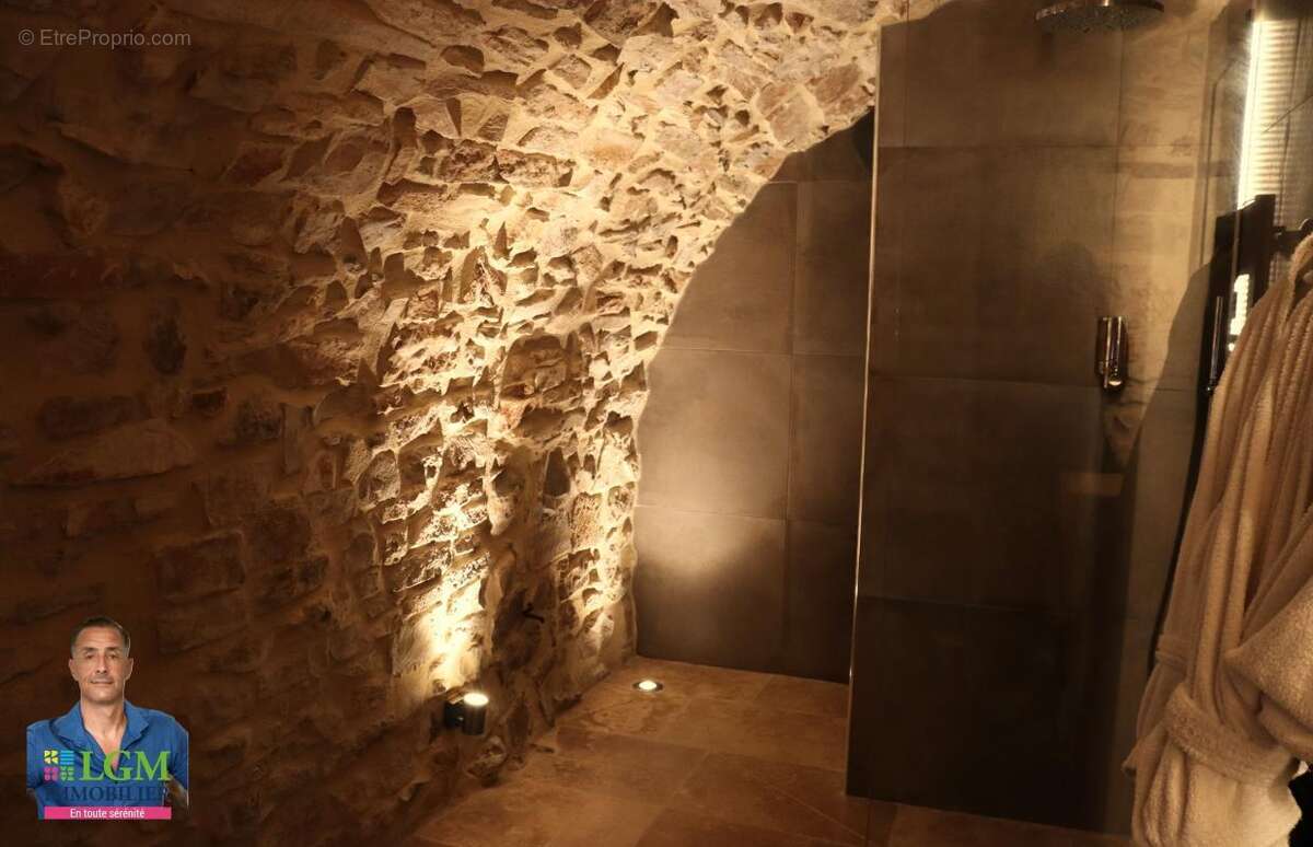 Maison à VEZENOBRES