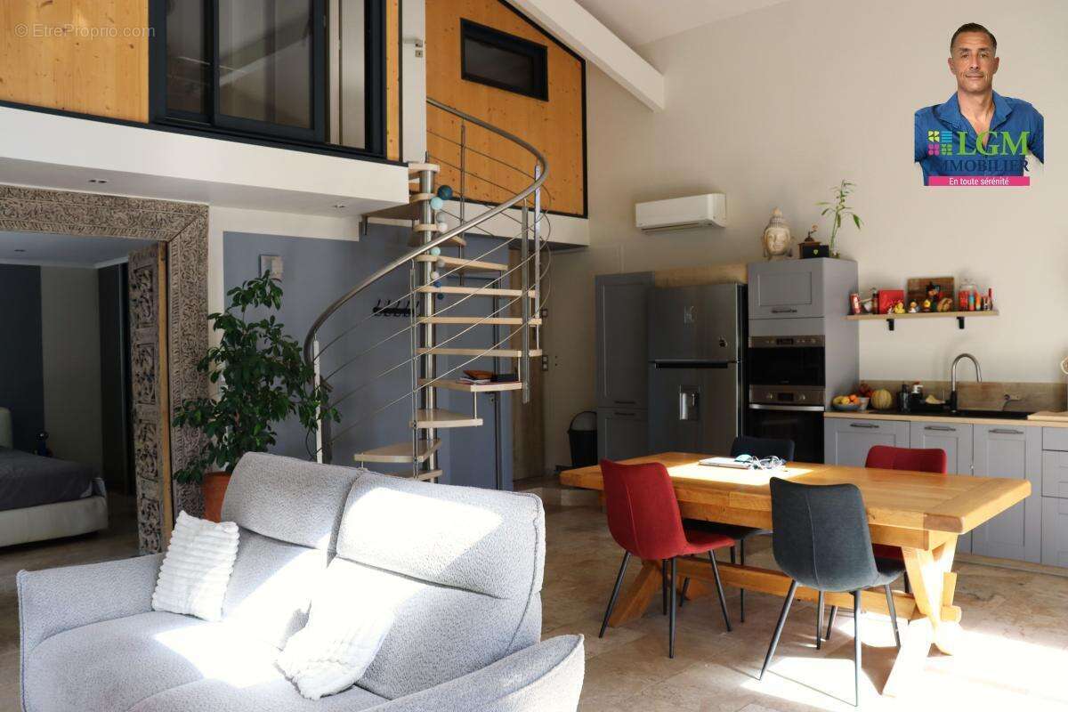 Maison à VEZENOBRES