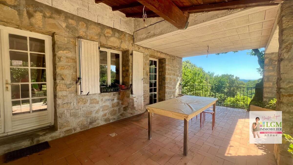 Maison à SAINTE-CROIX-DE-CADERLE