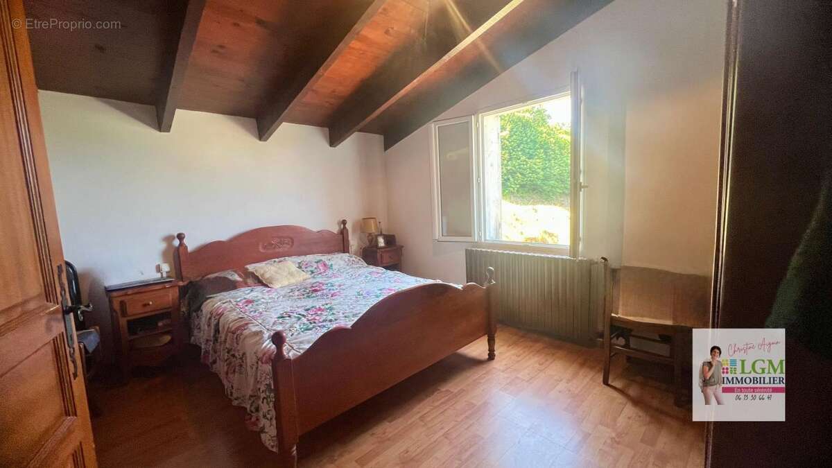 Maison à SAINTE-CROIX-DE-CADERLE