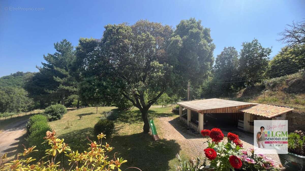 Maison à SAINTE-CROIX-DE-CADERLE