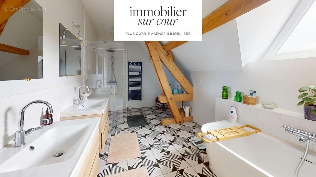 Maison à LA FOUILLOUSE