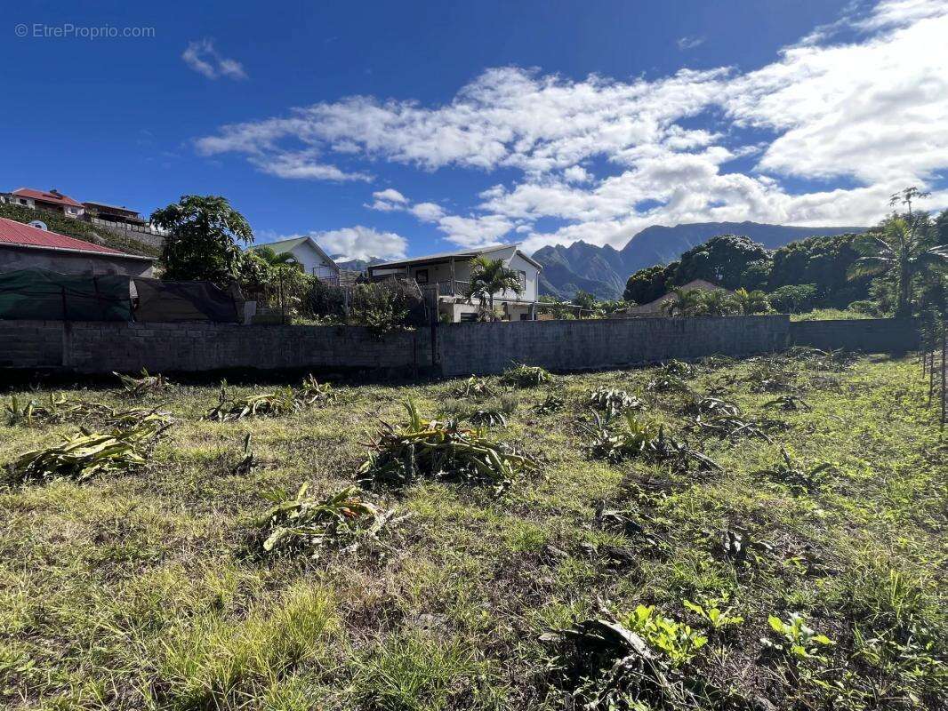 Terrain à ENTRE-DEUX