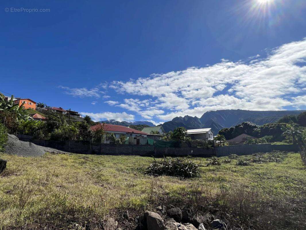 Terrain à ENTRE-DEUX