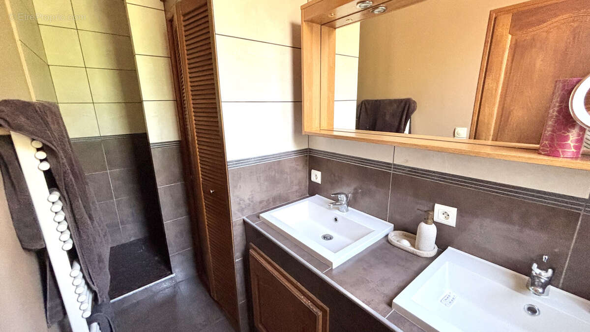 Maison à SAINT-GRATIEN