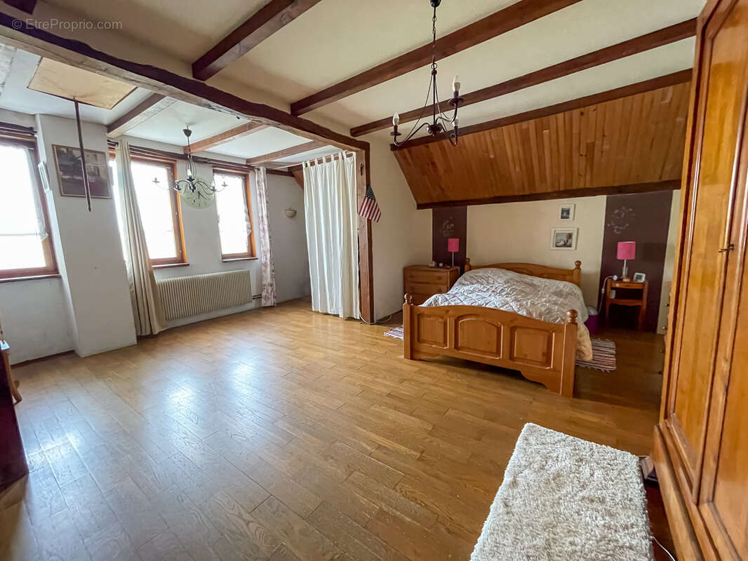 Maison à BRUILLE-SAINT-AMAND