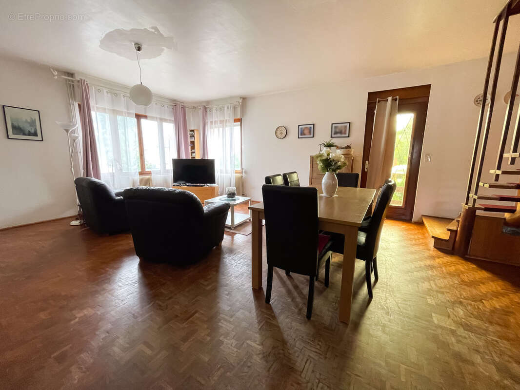 Maison à BRUILLE-SAINT-AMAND