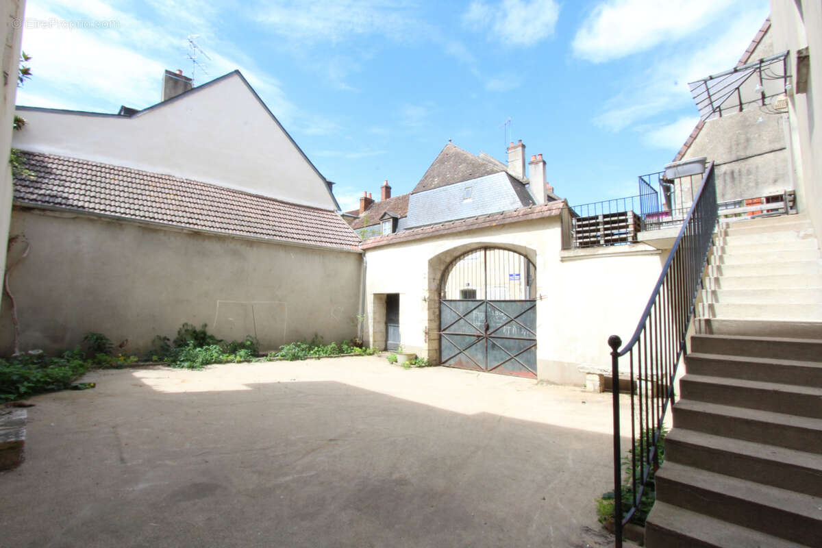 Appartement à LA CHARITE-SUR-LOIRE