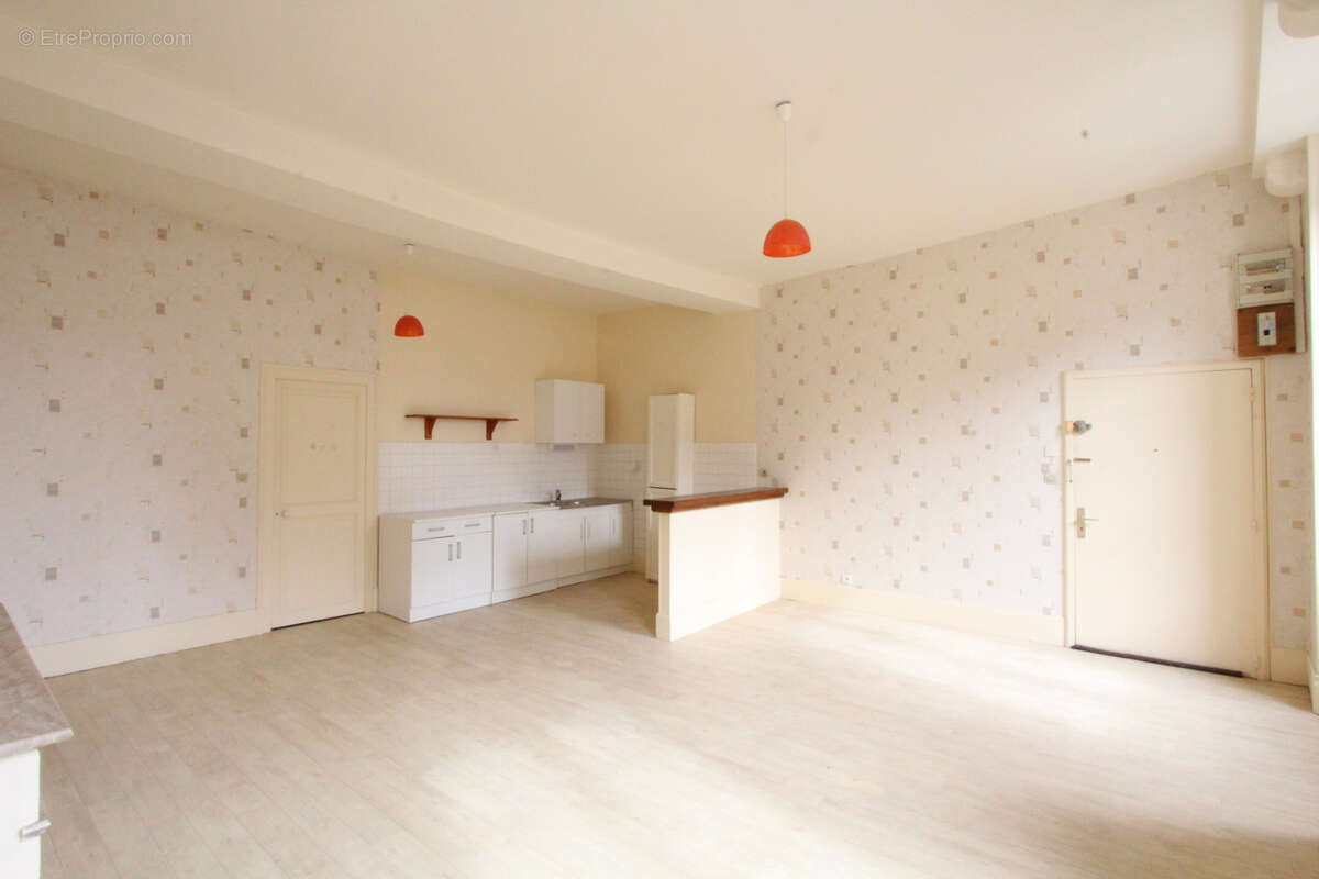 Appartement à LA CHARITE-SUR-LOIRE