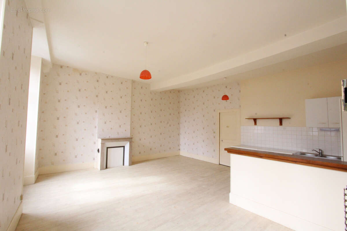 Appartement à LA CHARITE-SUR-LOIRE