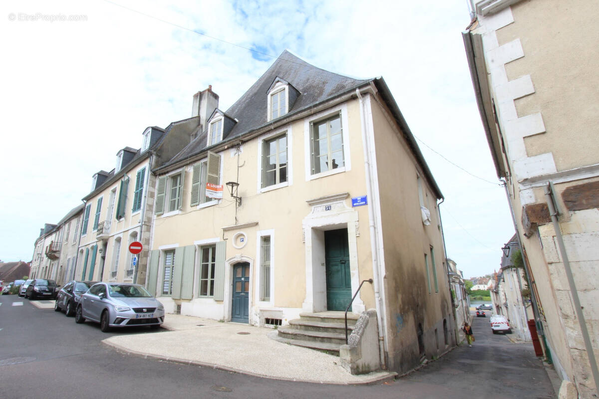 Appartement à LA CHARITE-SUR-LOIRE