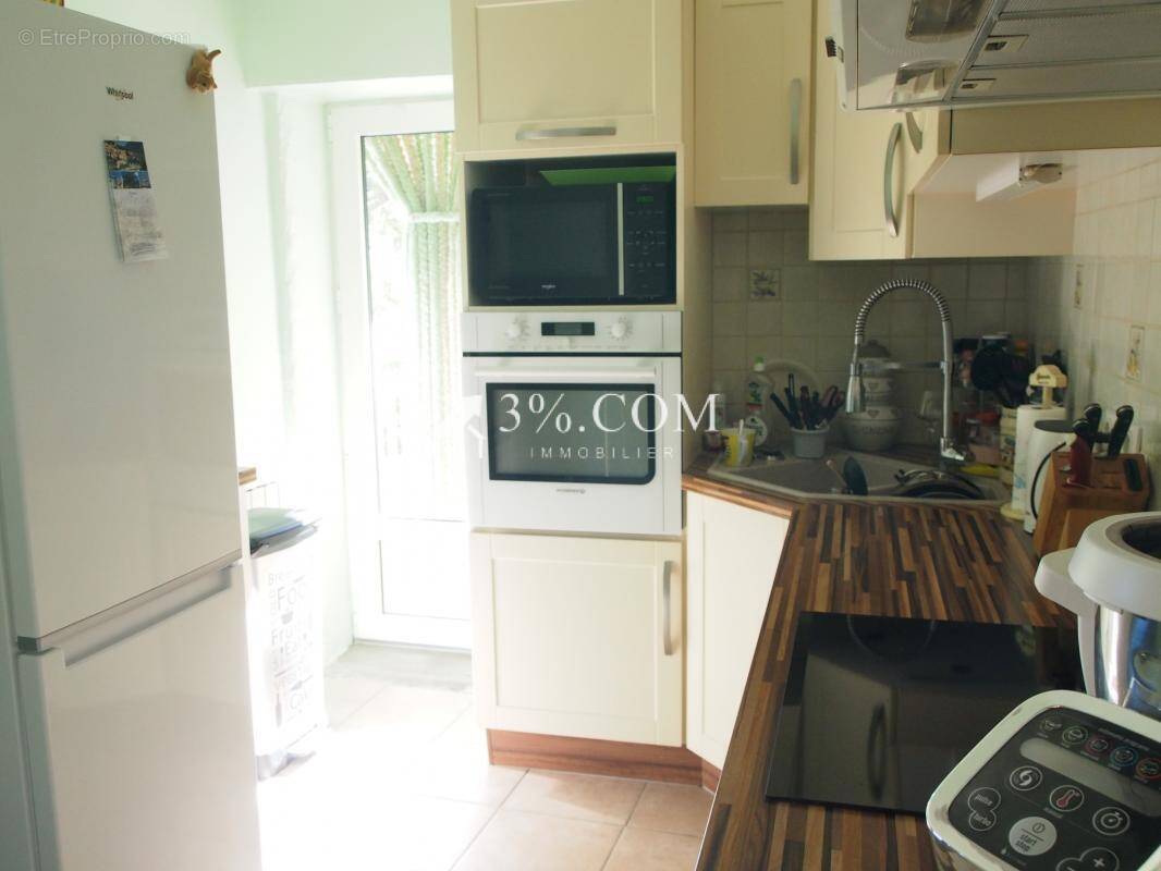 Maison à ROCHE-SAINT-SECRET-BECONNE