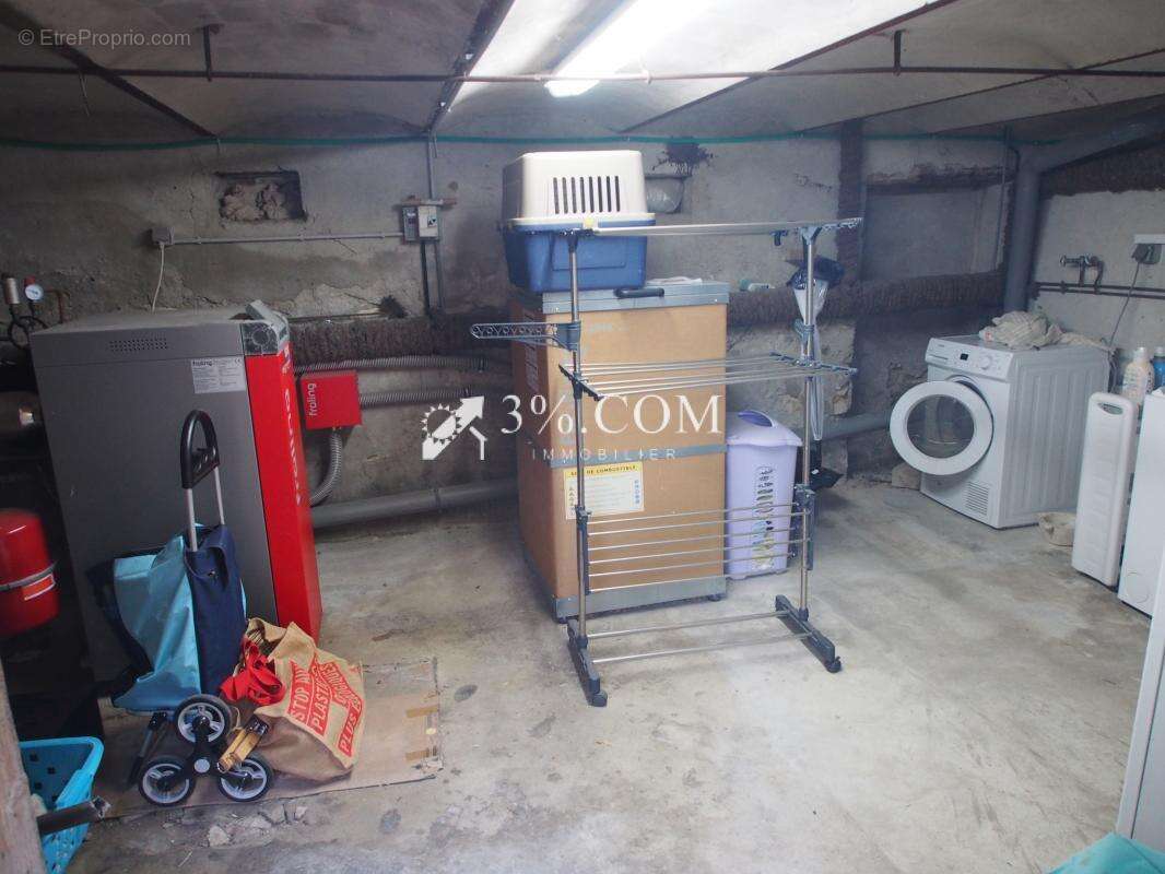 Maison à ROCHE-SAINT-SECRET-BECONNE