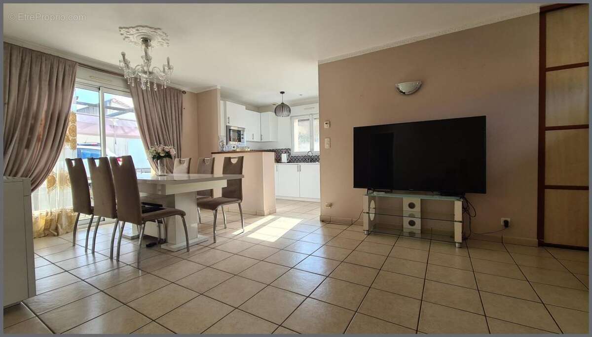 Maison à FAYE-L&#039;ABBESSE