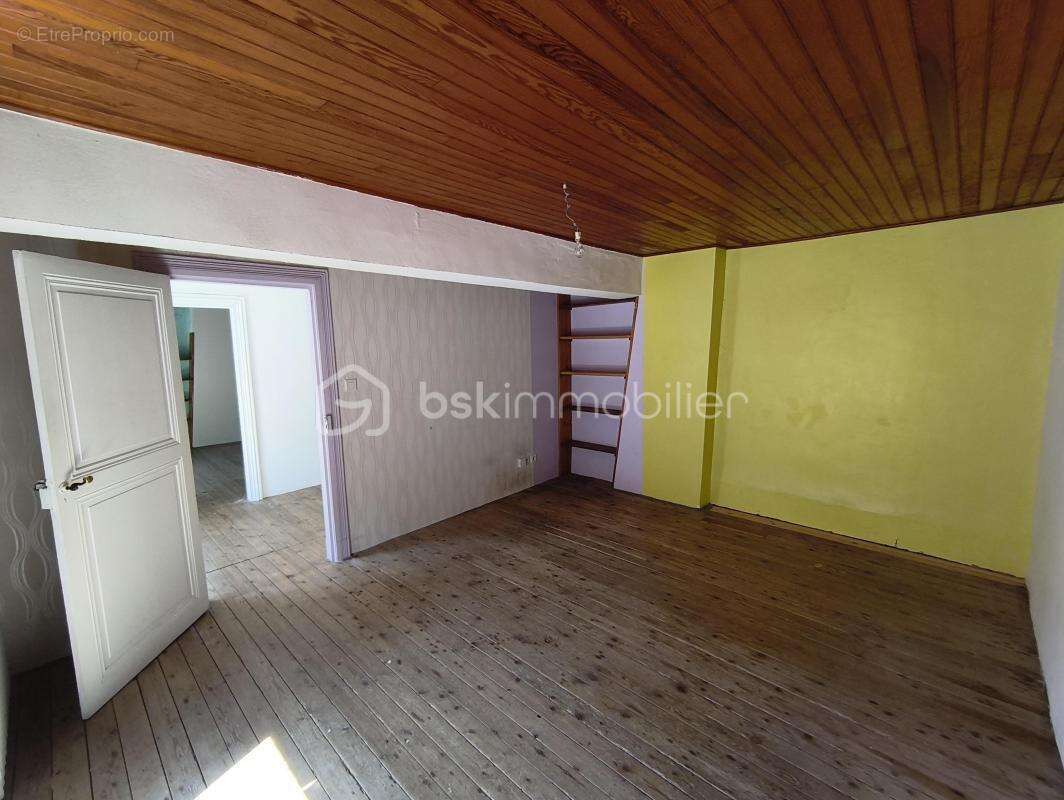 Maison à CUXAC-CABARDES