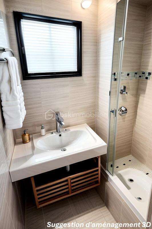 Maison à CHATEAUNEUF-DU-FAOU