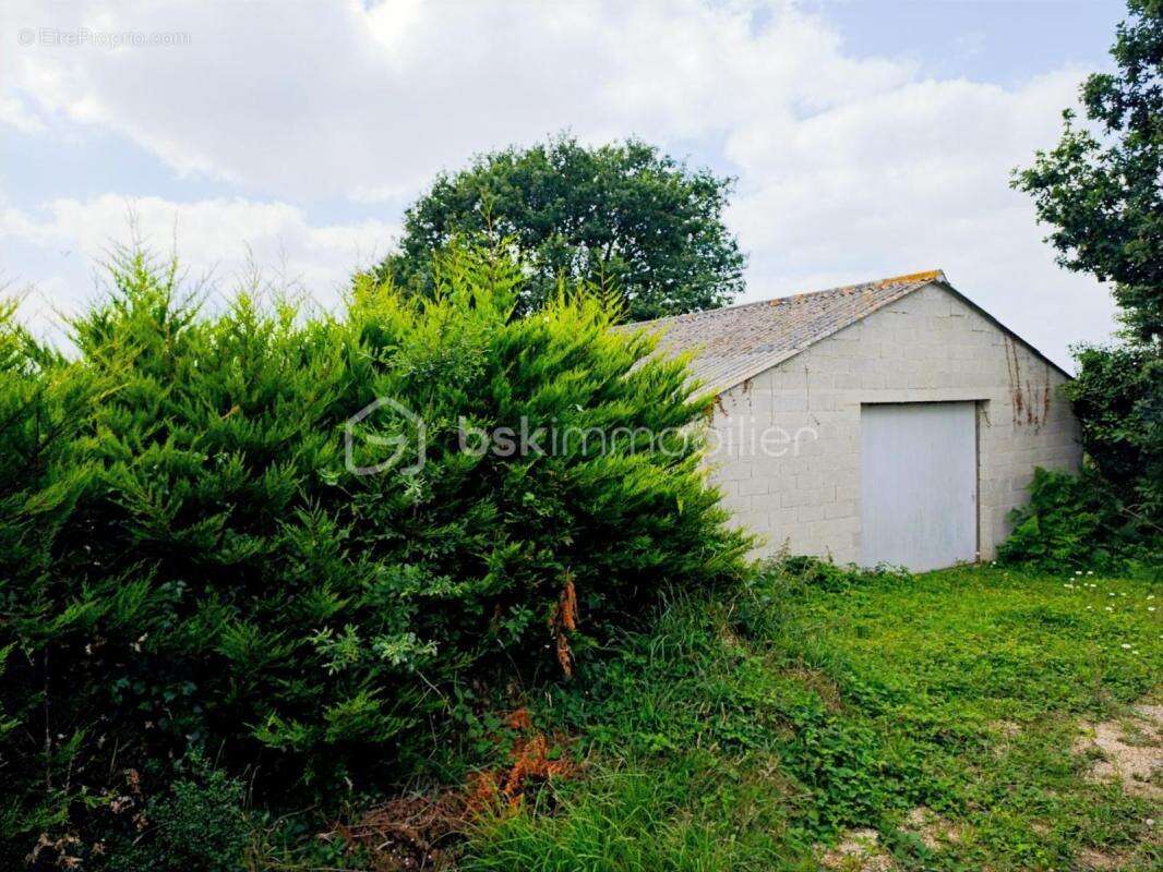 Maison à CHATEAUNEUF-DU-FAOU