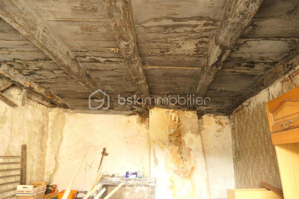 Maison à SAINT-GERMAIN-DE-CALBERTE