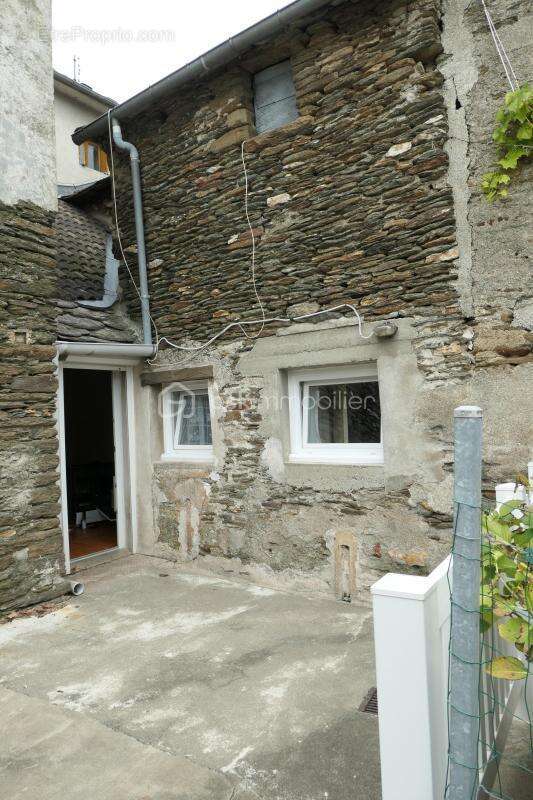 Maison à SAINT-GERMAIN-DE-CALBERTE