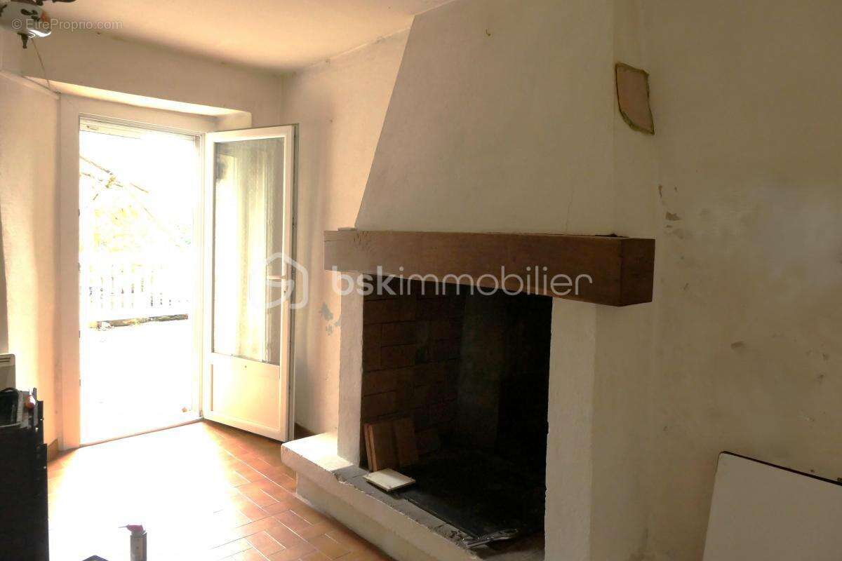 Maison à SAINT-GERMAIN-DE-CALBERTE