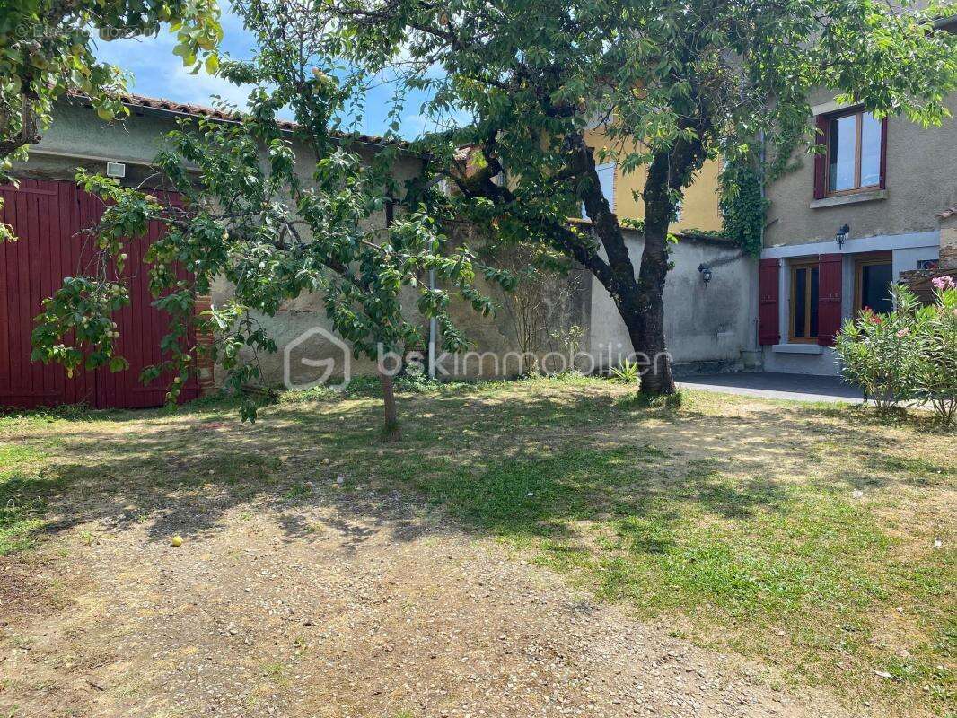 Maison à NEGREPELISSE