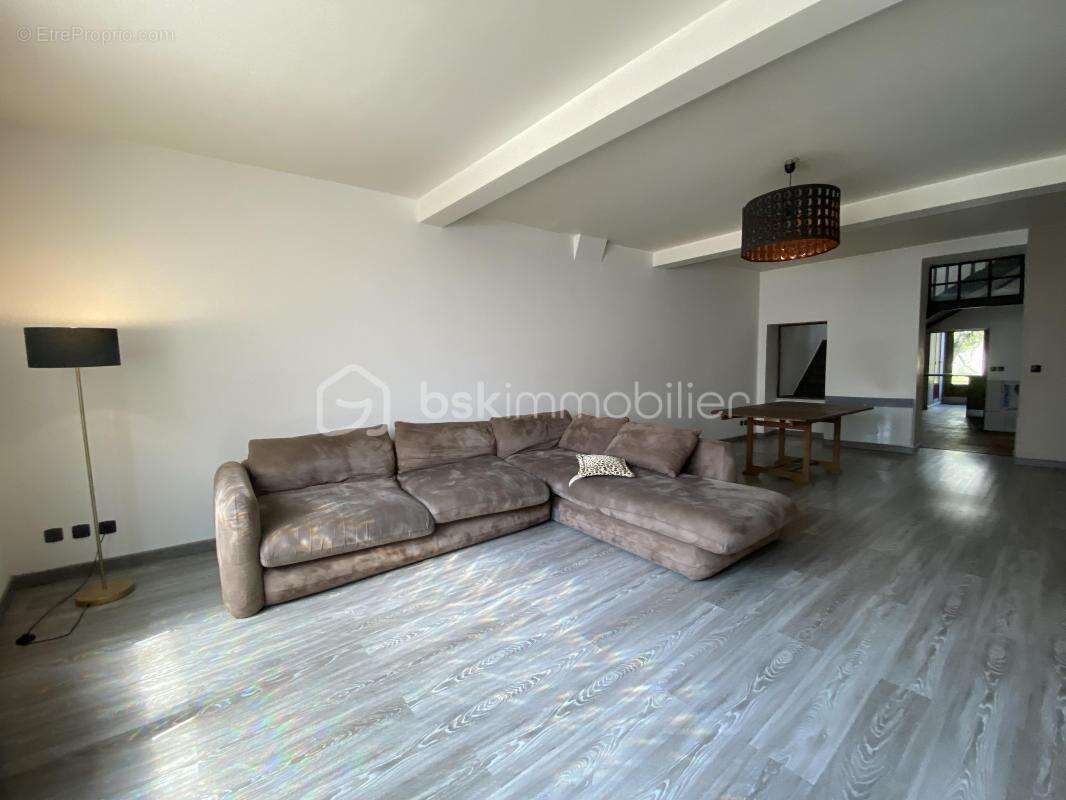 Maison à NEGREPELISSE