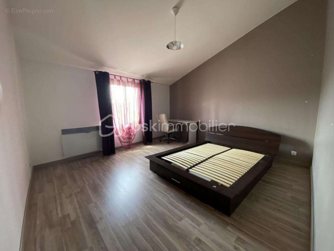 Maison à NEGREPELISSE