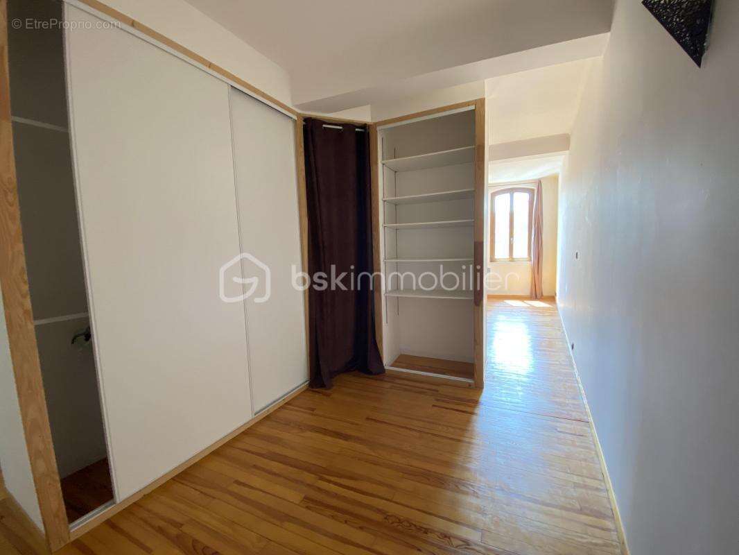 Maison à NEGREPELISSE