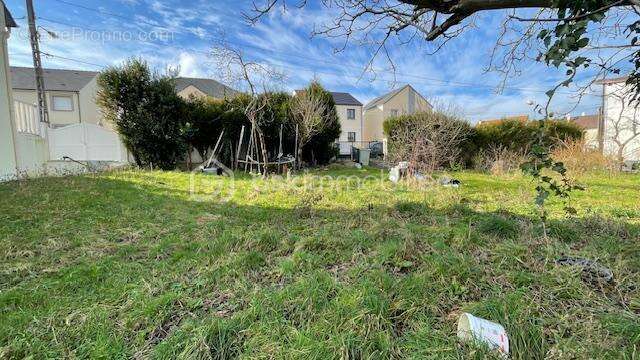 Terrain à QUINCY-SOUS-SENART