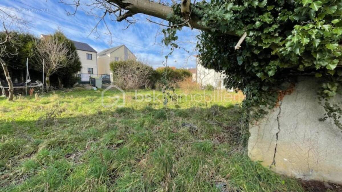 Terrain à QUINCY-SOUS-SENART