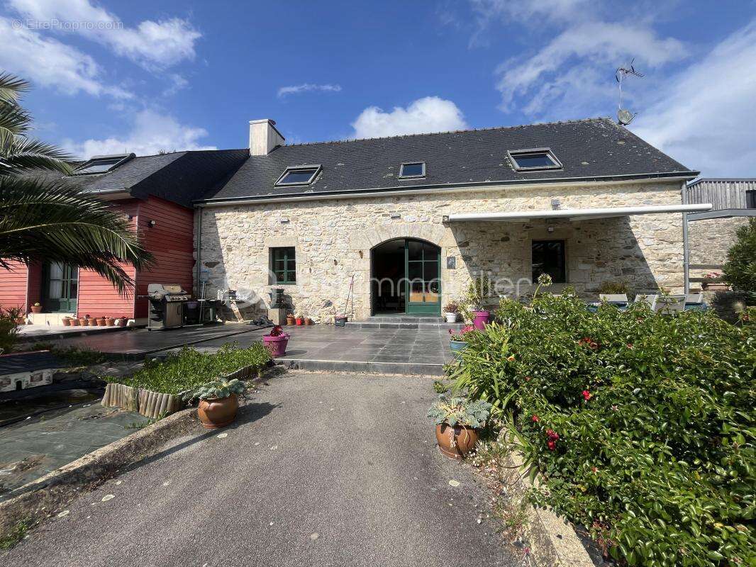 Maison à PLOMODIERN